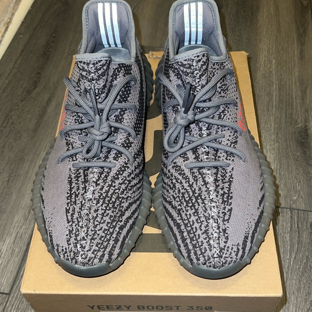 YEEZY BOOST 350 V2